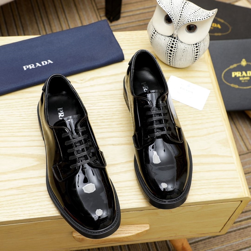 Pra*a leather shoes